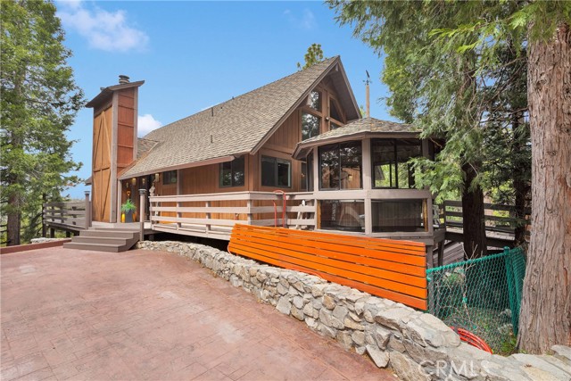 825 Grass Valley Road, Lake Arrowhead CA: https://media.crmls.org/medias/1f7389b6-b1ee-4b1f-aead-12d235dd8949.jpg
