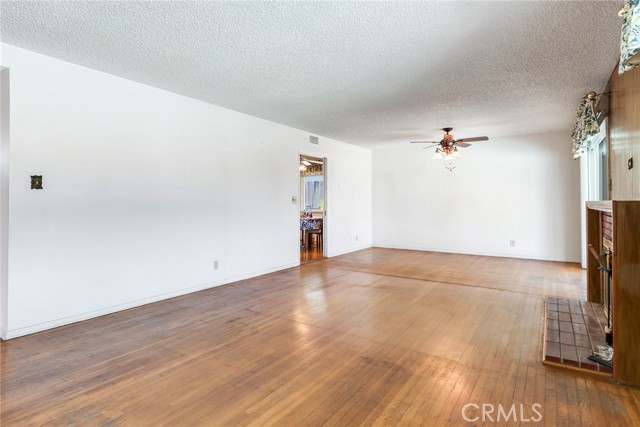 1242 N Dalton Avenue, Azusa CA: https://media.crmls.org/medias/1f73cd2f-1d0b-460b-b596-75852ca7d41e.jpg