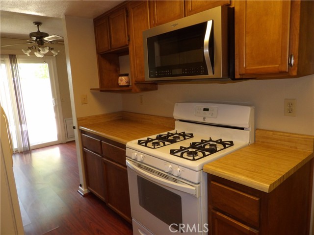 2175 Aspenwood Court, San Bernardino CA: https://media.crmls.org/medias/1f74354d-9b24-48b7-8e88-128287d18e3b.jpg