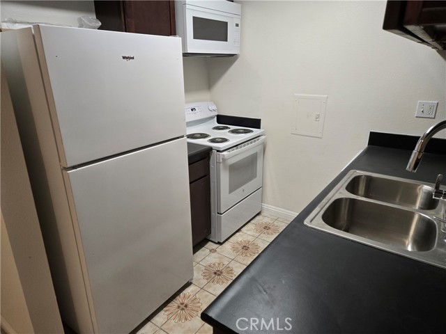 Detail Gallery Image 22 of 39 For 5585 E Pacific Coast #115,  Long Beach,  CA 90804 - 2 Beds | 1 Baths