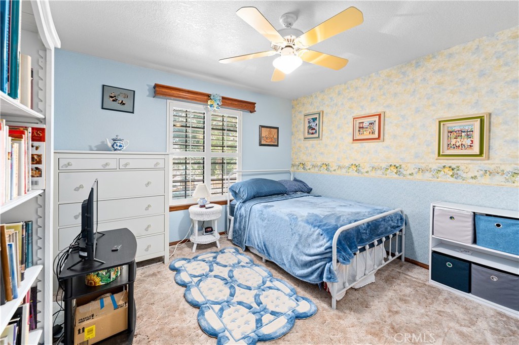 https://media.crmls.org/medias/1f74d100-5bb9-4c74-8248-5672156636c3.jpg?preset=X-Large