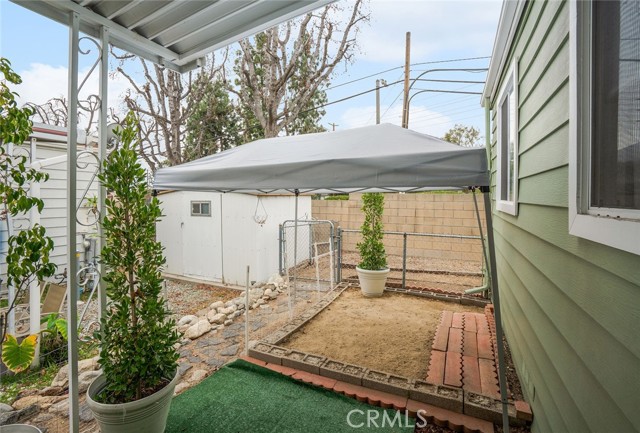 Detail Gallery Image 3 of 23 For 4095 Fruit St #870,  La Verne,  CA 91750 - 2 Beds | 2 Baths