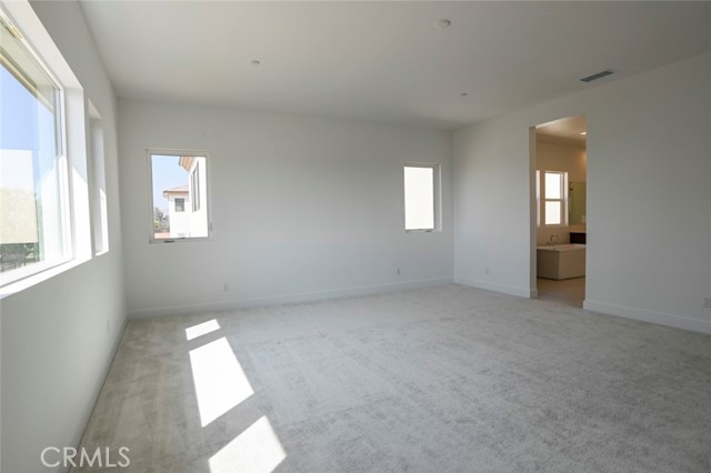 Detail Gallery Image 20 of 65 For 20552 Edgewood Ct, Chatsworth,  CA 91311 - 5 Beds | 5/1 Baths