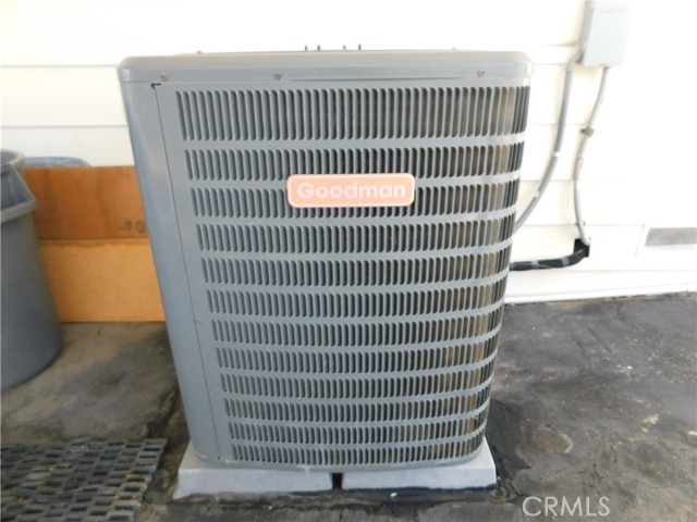 2200 W Wilson Street, Banning CA: https://media.crmls.org/medias/1f766f1b-8748-4782-9824-63732abebc2d.jpg