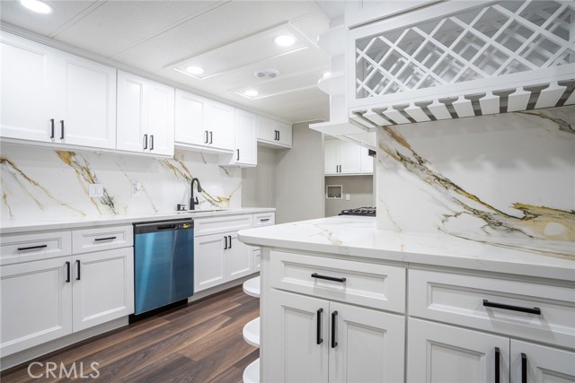 212 Las Brisas Circle, Pomona CA: https://media.crmls.org/medias/1f769efb-c87a-45ba-b016-70260618a869.jpg