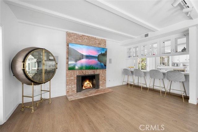 4035 Ellenita Avenue, Tarzana CA: https://media.crmls.org/medias/1f76f2d7-aee9-4905-84a5-d7be19252422.jpg