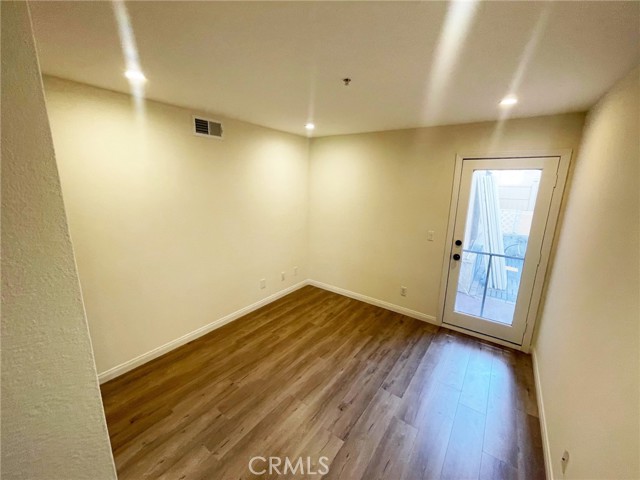 Detail Gallery Image 7 of 10 For 116 W Maple St #6,  Glendale,  CA 91204 - 3 Beds | 2 Baths