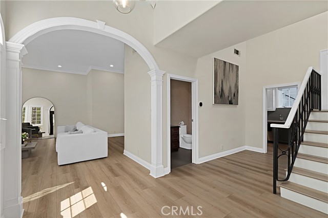 Detail Gallery Image 4 of 37 For 21047 Dumetz Rd, Woodland Hills,  CA 91364 - 4 Beds | 5 Baths