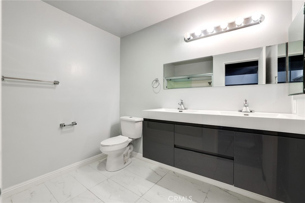 MLS #OC25259369 image #11