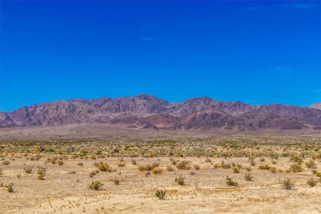 https://media.crmls.org/medias/1f777e7c-b31a-4494-a7a8-407fa0eb75c2.jpg?preset=X-Large
