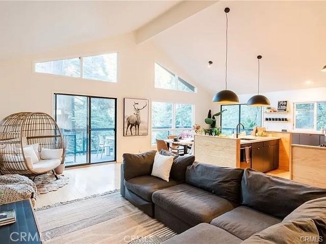 Detail Gallery Image 4 of 42 For 555 Dover Ct, Lake Arrowhead,  CA 92352 - 5 Beds | 2/1 Baths