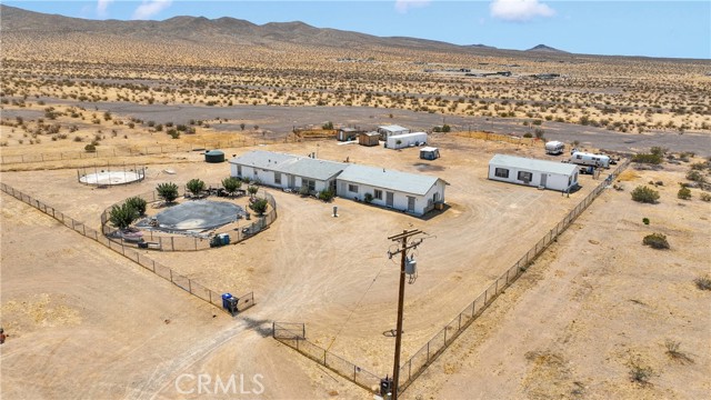 27320 Rodeo Road, Helendale CA: https://media.crmls.org/medias/1f77aa8f-2687-4546-94ea-f4b9267f3dc5.jpg