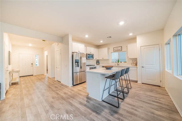 Detail Gallery Image 13 of 41 For 2003 Renata Dr, Perris,  CA 92571 - 4 Beds | 3 Baths