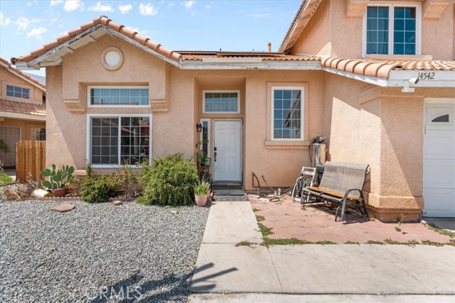 Detail Gallery Image 4 of 40 For 14542 Hackamore Rd, Victorville,  CA 92392 - 4 Beds | 2/1 Baths