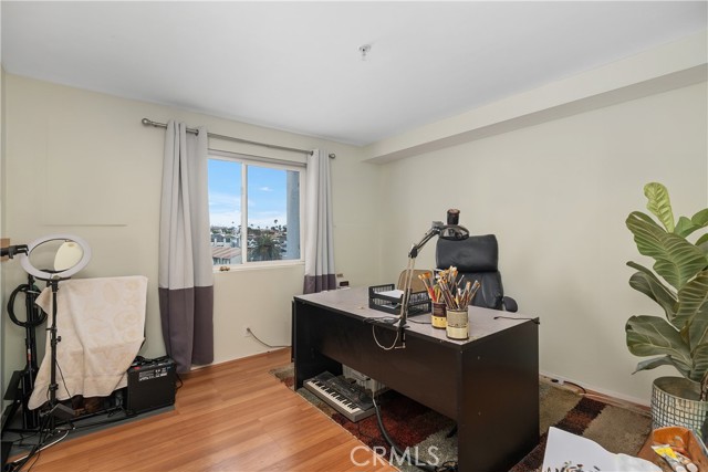 200 S. Catalina Ave, Redondo Beach CA: https://media.crmls.org/medias/1f7aa279-dd3c-486d-b90f-cf360deb7e7f.jpg