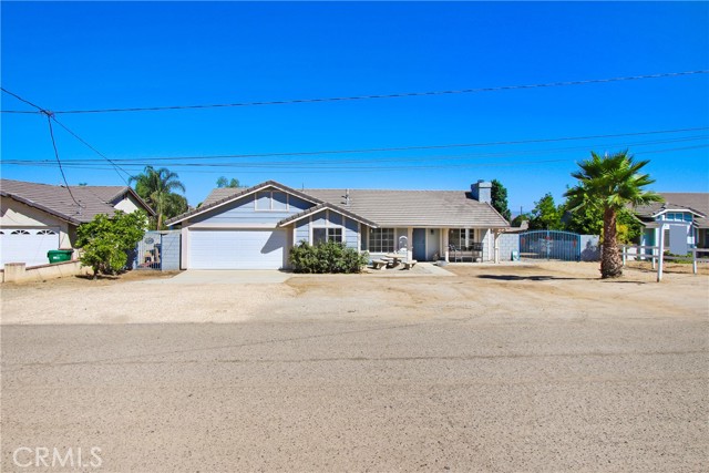 21703 Corso Alto Avenue, Nuevo CA: https://media.crmls.org/medias/1f7aaf64-e805-4e60-9534-b8393a864e11.jpg