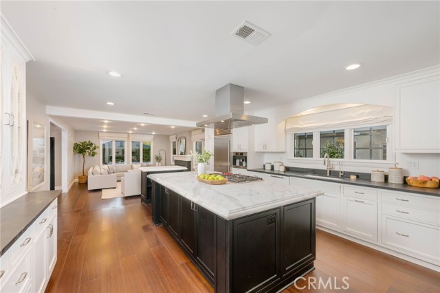 1704 Poinsettia, Manhattan Beach, California 90266, 4 Bedrooms Bedrooms, ,3 BathroomsBathrooms,Residential,For Sale,Poinsettia,SB26093212