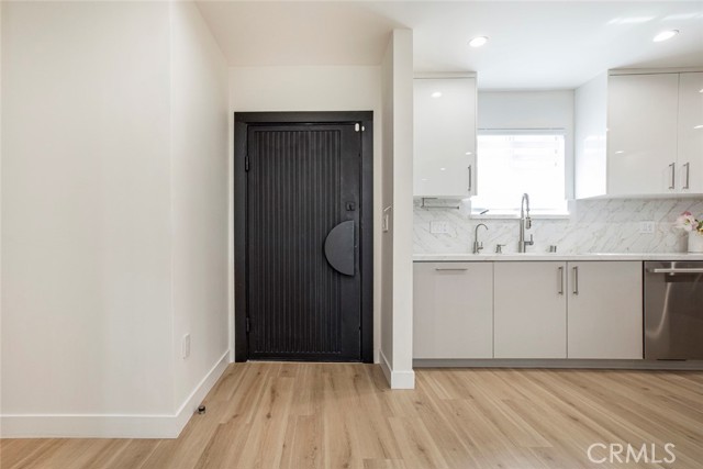 Detail Gallery Image 9 of 57 For 7106 Teesdale Ave, North Hollywood,  CA 91605 - 3 Beds | 2 Baths