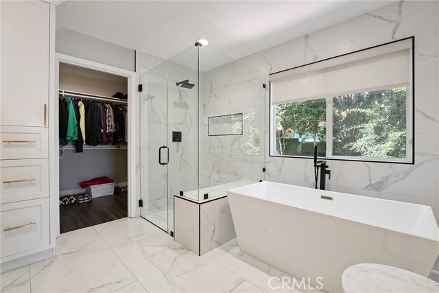 Detail Gallery Image 19 of 37 For 5179 Knollwood Way, Woodland Hills,  CA 91364 - 4 Beds | 3 Baths