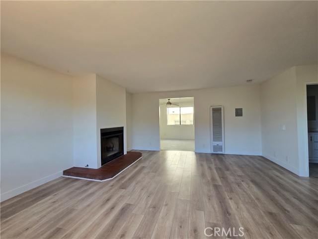 Detail Gallery Image 6 of 26 For 2440 Penmar Ave #2,  Venice,  CA 90291 - 3 Beds | 2/1 Baths