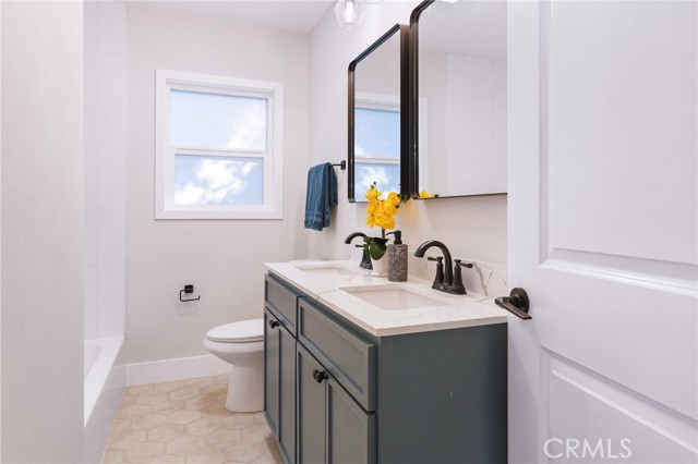Detail Gallery Image 21 of 51 For 7048 Mclennan Ave, Lake Balboa,  CA 91406 - 4 Beds | 2 Baths