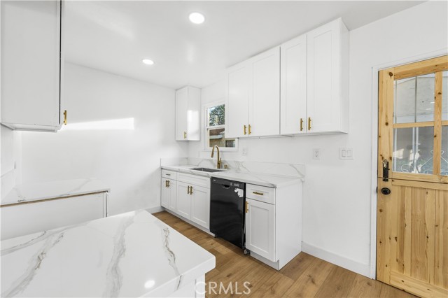 Detail Gallery Image 6 of 25 For 15320 Bledsoe, Sylmar,  CA 91342 - 3 Beds | 2 Baths