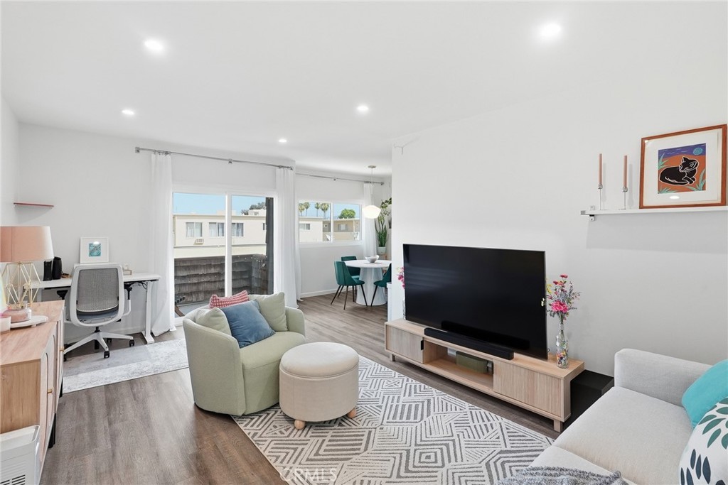 5414 Newcastle Avenue #50