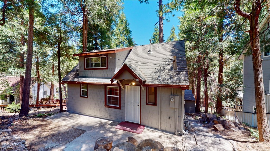 23124 Sycamore Lane, Crestline, CA 92325