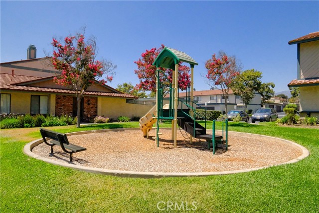 Detail Gallery Image 8 of 26 For 5132 Aspen, Montclair,  CA 91763 - 3 Beds | 3 Baths