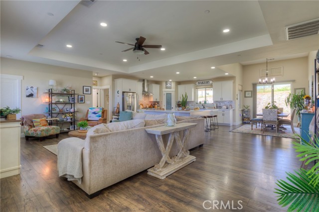 340 Circlewood Drive, Paradise CA: https://media.crmls.org/medias/1f7d5276-d9cc-42fd-b068-9636cb1f17f5.jpg