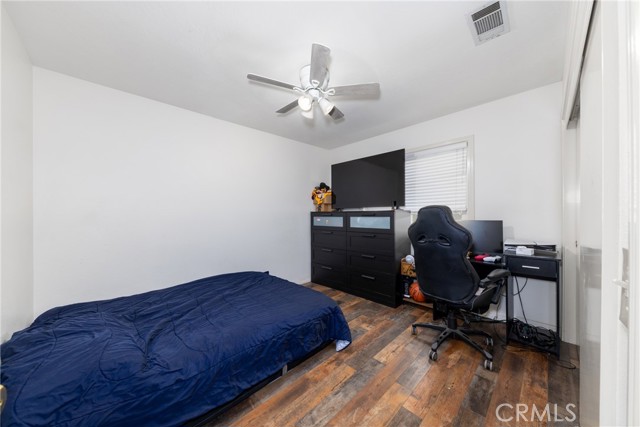 14734 Melbourne Avenue, Hesperia CA: https://media.crmls.org/medias/1f7d6a45-2e4c-493f-b5ef-a8a8b74e1877.jpg