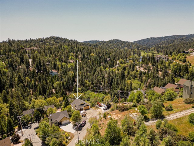 Detail Gallery Image 3 of 14 For 26885 Modoc Lane, Lake Arrowhead,  CA 92352 - 3 Beds | 3 Baths