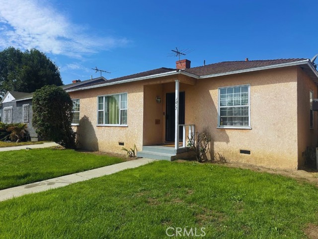 Detail Gallery Image 2 of 34 For 1017 S Chester Ave, Compton,  CA 90221 - 2 Beds | 2 Baths