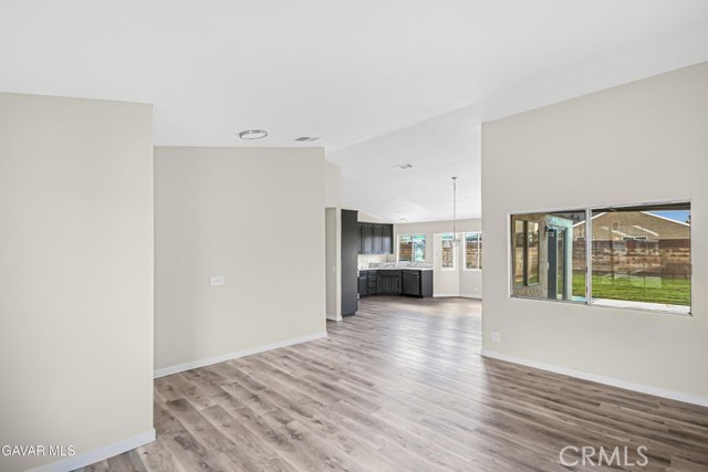 Detail Gallery Image 5 of 41 For 3538 Apollo, Palmdale,  CA 93550 - 4 Beds | 2 Baths