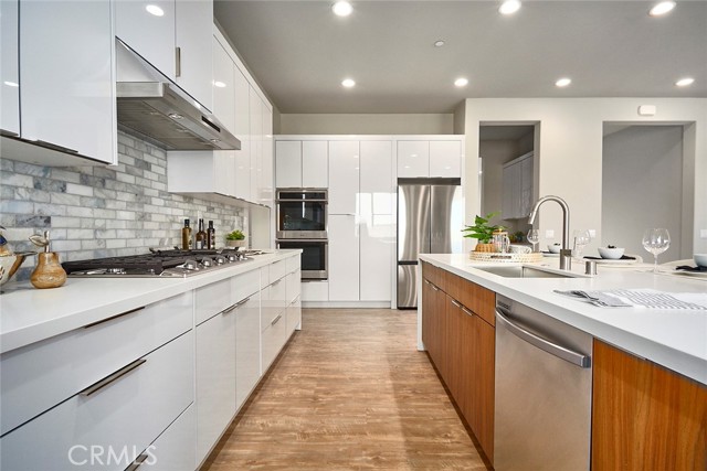 Detail Gallery Image 9 of 34 For 19372 Earth Summit, Apple Valley,  CA 92308 - 6 Beds | 4/1 Baths