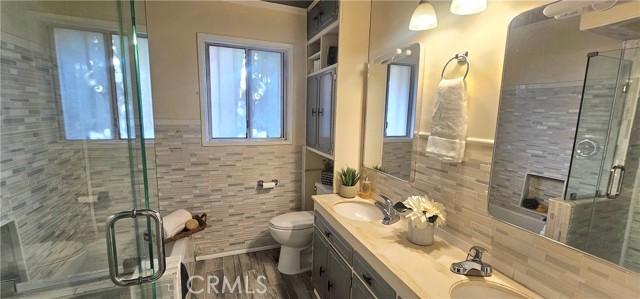 5937 Castana Avenue, Lakewood CA: https://media.crmls.org/medias/1f7fdec6-a9a2-4478-804b-1e502438f760.jpg