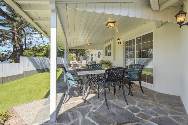 2302 Jayma Lane, La Crescenta CA: https://media.crmls.org/medias/1f8113bb-a509-4e14-8c50-3c41763c6de7.jpg