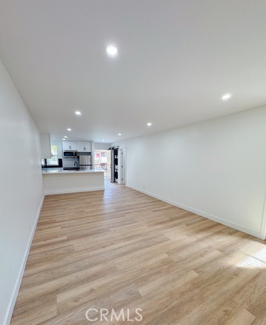 17000 Burbank Boulevard, Encino CA: https://media.crmls.org/medias/1f8161c9-436b-4a45-8f70-8828a8ab141d.jpg