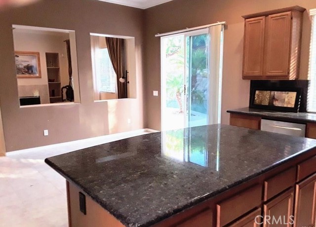 Detail Gallery Image 15 of 26 For 12701 Palm View Way, Riverside,  CA 92503 - 4 Beds | 3/1 Baths