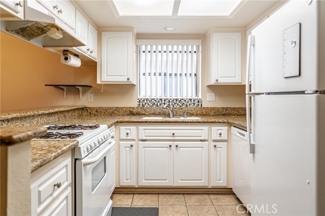 Detail Gallery Image 4 of 51 For 3516 E Ransom St #204,  Long Beach,  CA 90804 - 2 Beds | 2 Baths