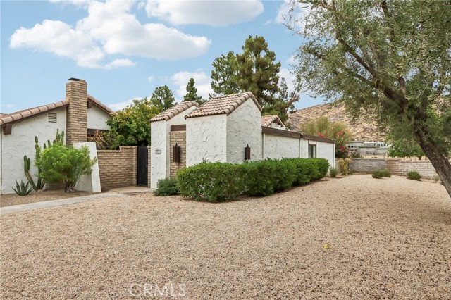 Detail Gallery Image 2 of 37 For 2542 Miramonte Cir #C,  Palm Springs,  CA 92264 - 3 Beds | 2/1 Baths