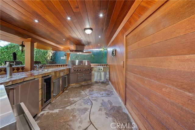 Detail Gallery Image 19 of 57 For 10132 Wish Ave, Northridge,  CA 91325 - 4 Beds | 3 Baths