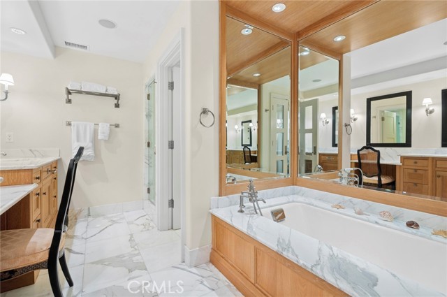 Detail Gallery Image 22 of 31 For 1030 Bayside Cove #702,  Newport Beach,  CA 92660 - 2 Beds | 2 Baths