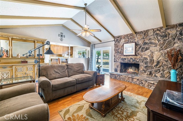 Detail Gallery Image 7 of 22 For 10858 N Armstrong Ave, Clovis,  CA 93619 - 3 Beds | 3 Baths