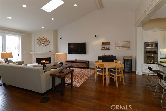 129 Broadway, Redondo Beach, California 90277, 3 Bedrooms Bedrooms, ,3 BathroomsBathrooms,Residential,Sold,Broadway,PV17006440