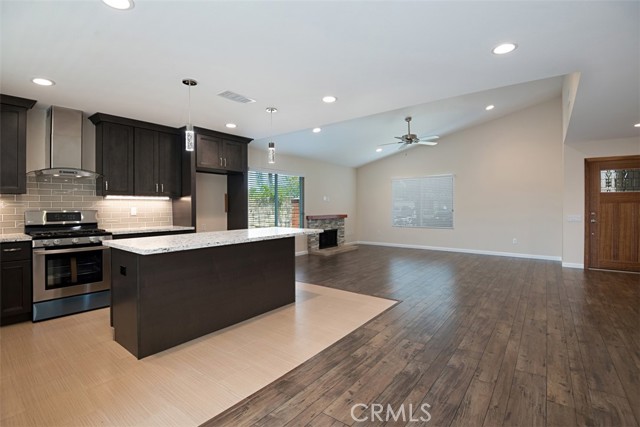 Detail Gallery Image 3 of 20 For 602 Carnation Dr, Placentia,  CA 92870 - 4 Beds | 2 Baths