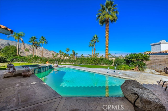 Detail Gallery Image 2 of 38 For 134 Vista Oro, Palm Desert,  CA 92260 - 3 Beds | 4 Baths