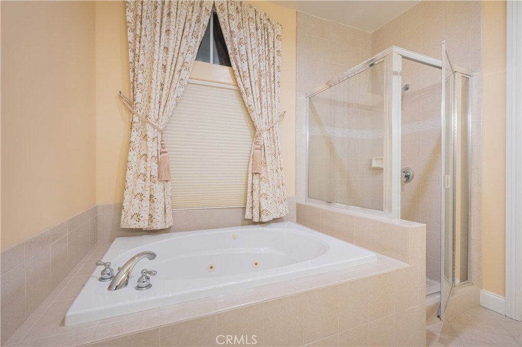 https://media.crmls.org/medias/1f86913b-c905-4596-8c13-e16542db90f7.jpg?preset=X-Large