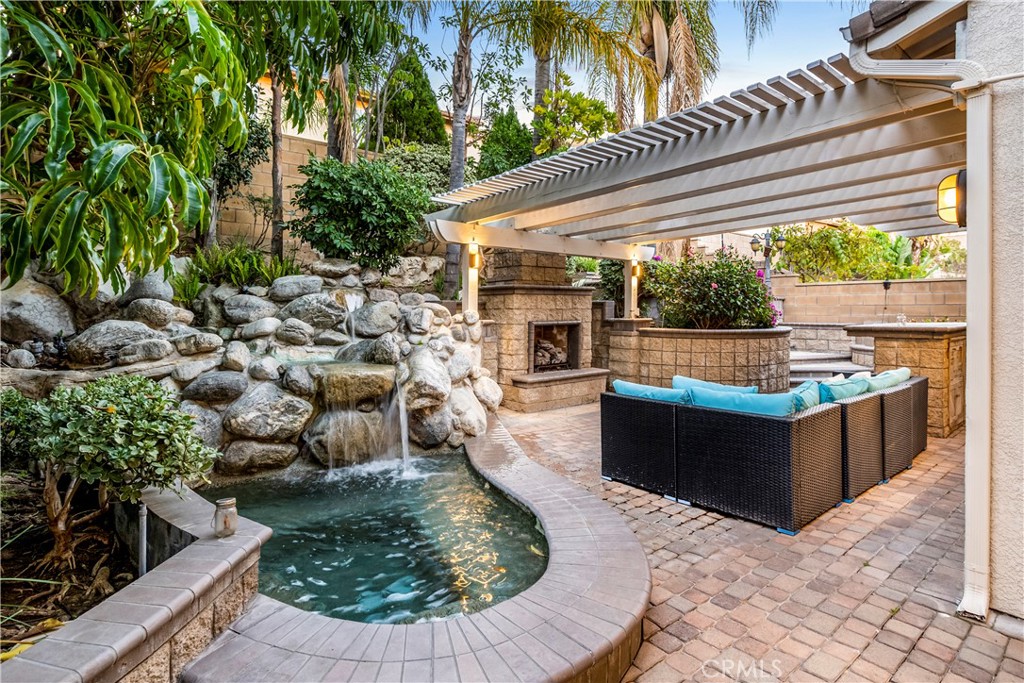 48 Boulder Creek Way, Irvine, CA 92602