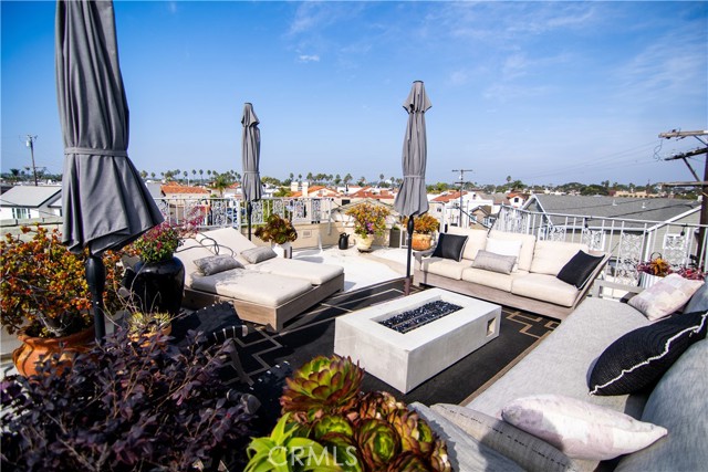 Detail Gallery Image 38 of 41 For 5770 E Lucia, Long Beach,  CA 90803 - 4 Beds | 4 Baths